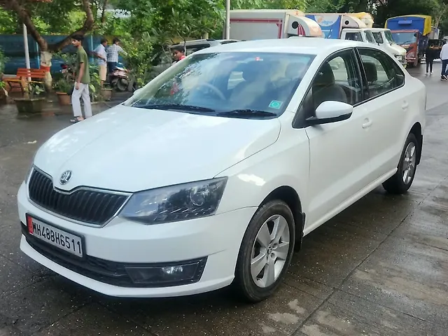 Used Skoda Rapid Ambition 1.6 MPI in Mumbai Used Skoda Rapid Ambition 1.6 MPI in Mumbai