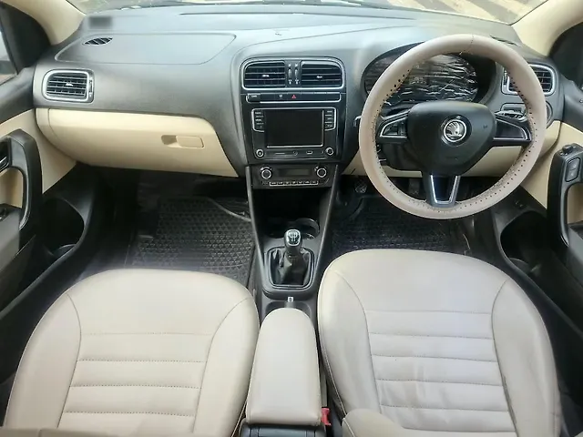 Used Skoda Rapid Ambition 1.6 MPI in Mumbai Used Skoda Rapid Ambition 1.6 MPI in Mumbai