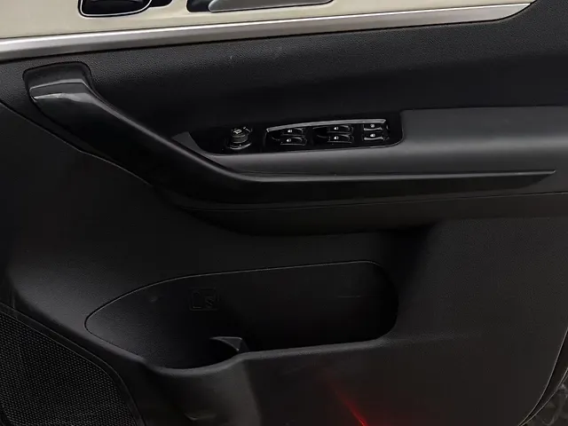 Used Mahindra Old Generation XUV700 AX 7 Diesel AT 7 STR [2023-2024] in Gurgaon