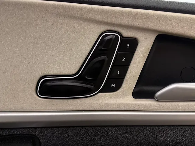Used Mahindra Old Generation XUV700 AX 7 Diesel AT 7 STR [2023-2024] in Gurgaon
