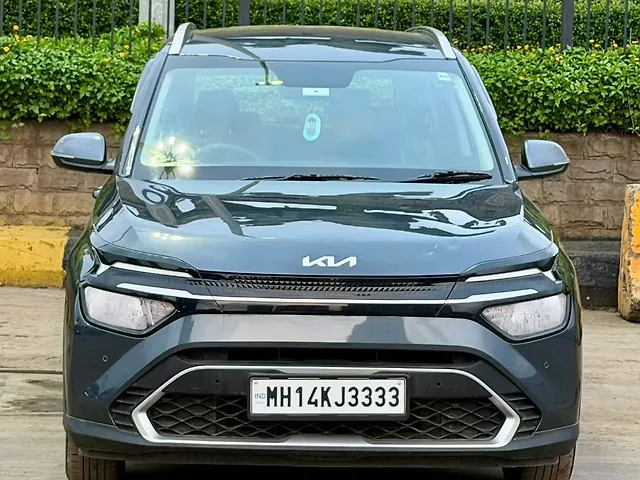 Used 2022 Kia Carens in Mumbai