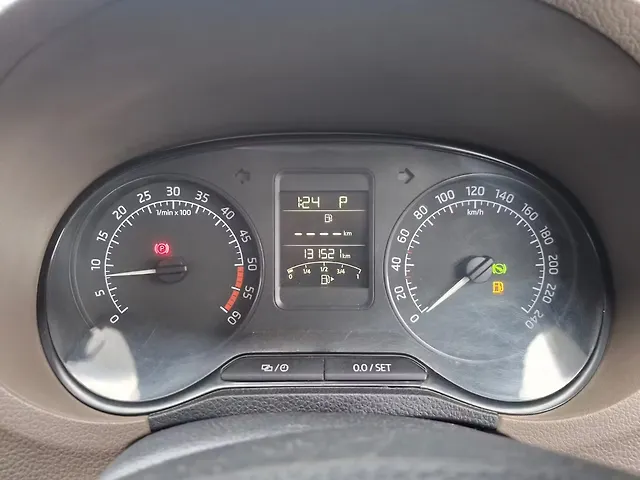Used Skoda Rapid new Style Plus TDI AT in Mumbai Used Skoda Rapid new Style Plus TDI AT in Mumbai