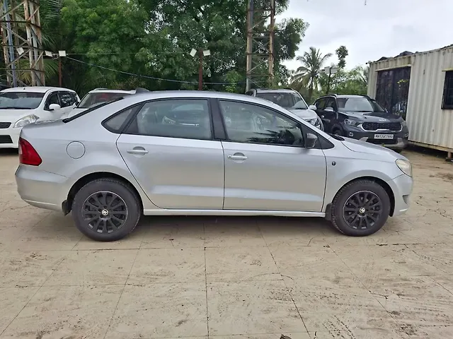 Used Skoda Rapid new Style Plus TDI AT in Mumbai Used Skoda Rapid new Style Plus TDI AT in Mumbai