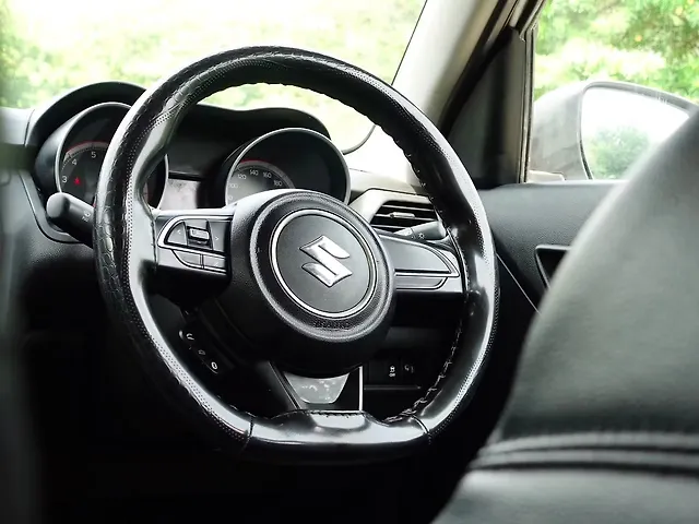 Used Maruti Suzuki Swift [2021-2024] VXi AMT in Delhi