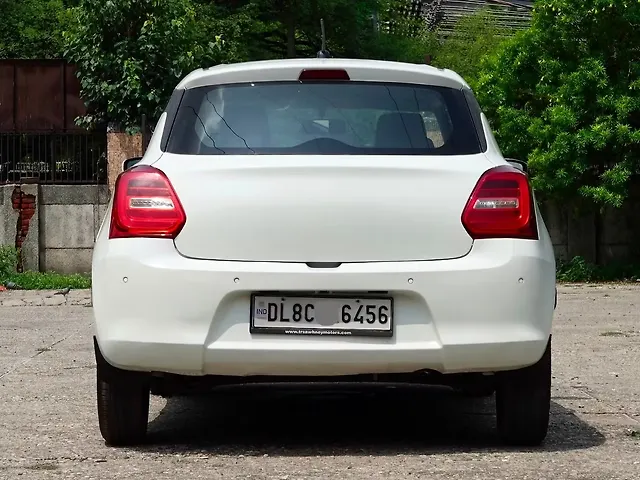 Used Maruti Suzuki Swift [2021-2024] VXi AMT in Delhi