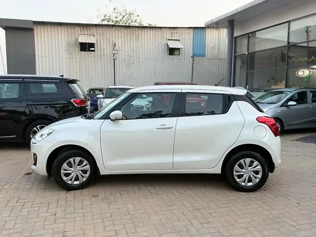 Used Maruti Suzuki Swift [2021-2024] VXi AMT in Ahmedabad