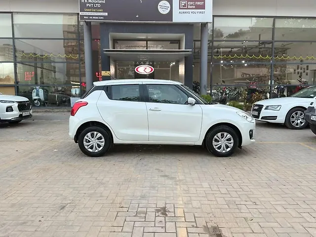 Used Maruti Suzuki Swift [2021-2024] VXi AMT in Ahmedabad
