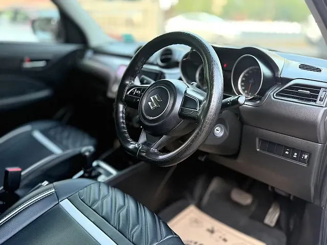 Used Maruti Suzuki Swift [2021-2024] VXi AMT in Ahmedabad