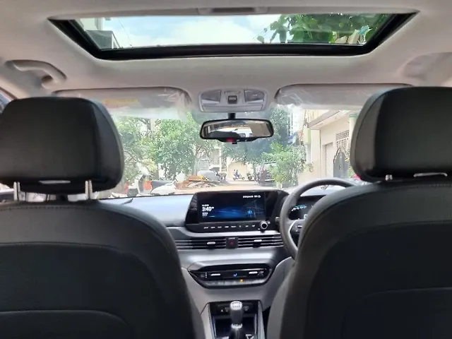 Used Hyundai i20 Asta (O) Petrol Manual Dual Tone in Bangalore