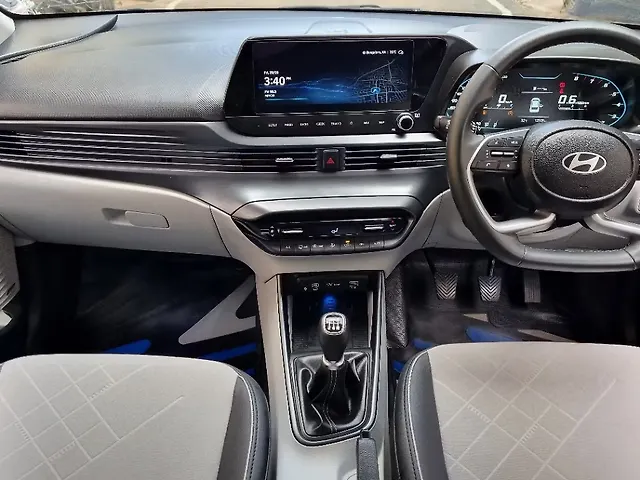 Used Hyundai i20 Asta (O) Petrol Manual Dual Tone in Bangalore