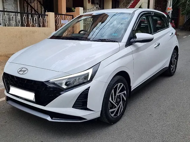Used Hyundai i20 Asta (O) Petrol Manual Dual Tone in Bangalore