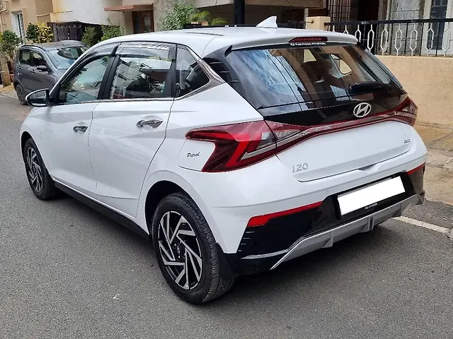 Used Hyundai i20 Asta (O) Petrol Manual Dual Tone in Bangalore