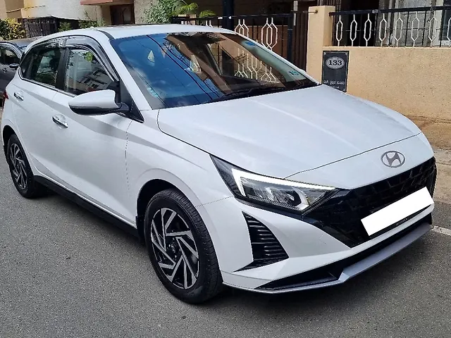 Used Hyundai i20 Asta (O) Petrol Manual Dual Tone in Bangalore