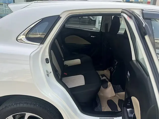 Used Toyota Glanza G CNG Manual in Delhi