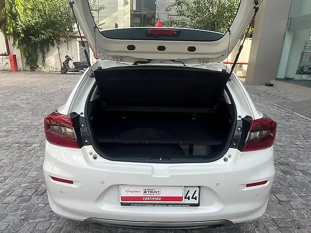 Used Toyota Glanza G CNG Manual in Delhi