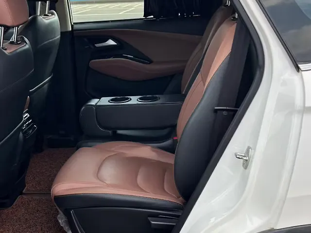 Used MG Hector Plus [2023-2025] Savvy Pro 1.5 Turbo Petrol CVT 6 STR in Thane