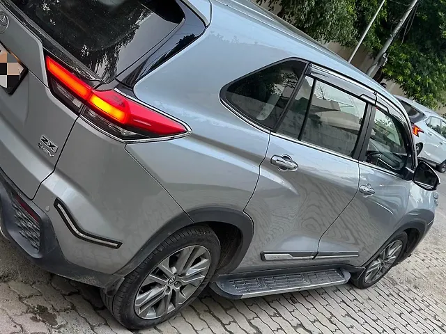 Used Toyota Innova Hycross ZX (O) Hybrid (Electric + Petrol) Automatic (e-CVT) 7 STR in Kanpur