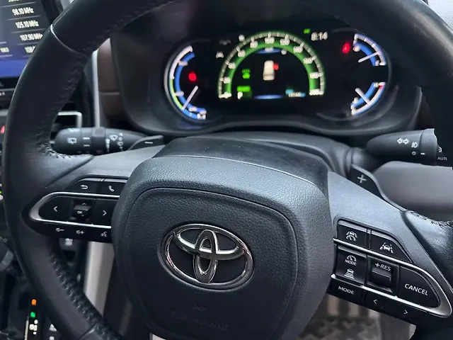 Used Toyota Innova Hycross ZX (O) Hybrid (Electric + Petrol) Automatic (e-CVT) 7 STR in Kanpur