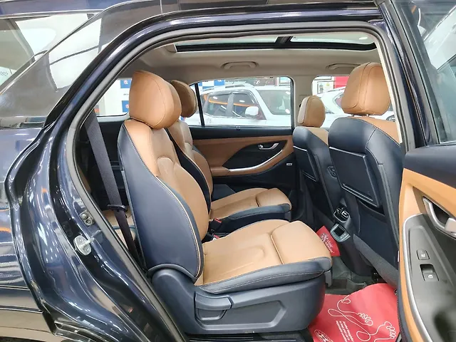 Used Hyundai Alcazar [2023-2024] Signature (O) 6 STR 1.5 Petrol DCT in Bangalore