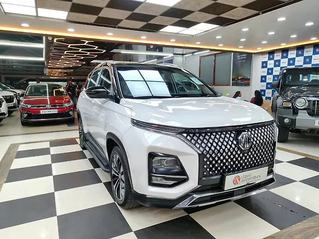 Used MG Hector Plus [2020-2023] Sharp 1.5 Petrol Turbo CVT 6-STR in Bangalore