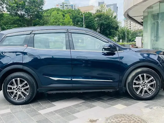 Used Mahindra Old Generation XUV700 AX7 Luxury Pack 2WD Petrol 2.0L Turbo Automatic 7 STR in Mumbai