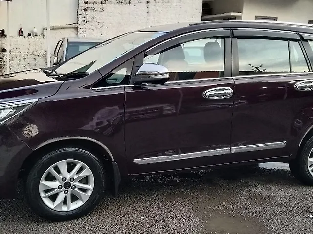 Used Toyota Innova Crysta [2016-2020] 2.4 G 8 STR [2016-2017] in Hyderabad