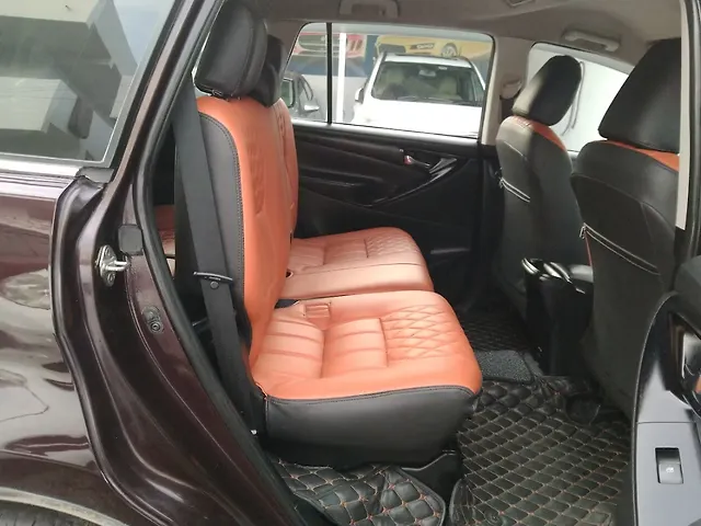 Used Toyota Innova Crysta [2016-2020] 2.4 G 8 STR [2016-2017] in Hyderabad
