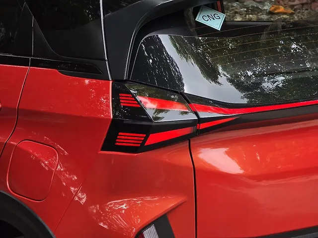 Used Tata Nexon Fearless Plus PS 1.2 iCNG [2023-2025] in Delhi