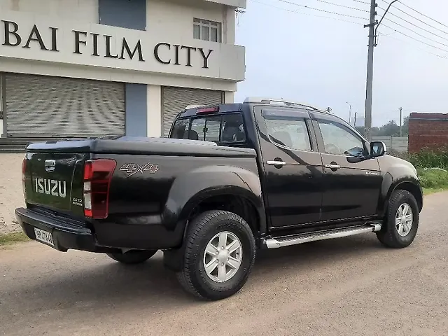 Used Isuzu D-Max V-Cross [2016-2018] 4x4 in Mohali
