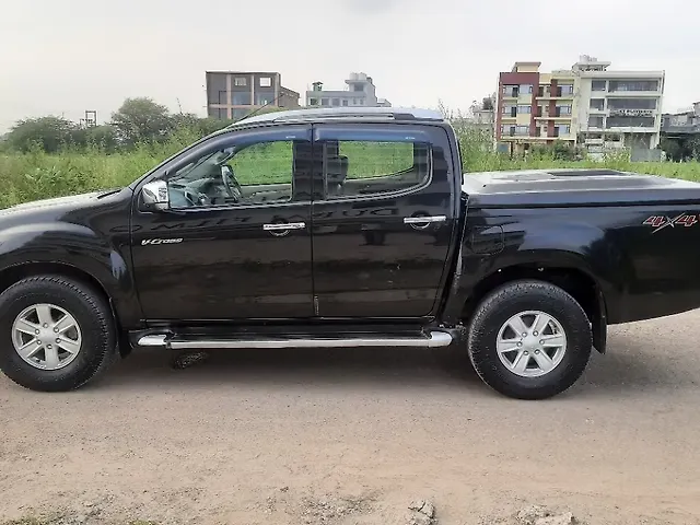 Used Isuzu D-Max V-Cross [2016-2018] 4x4 in Mohali