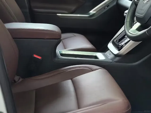Used Toyota Innova Hycross VX (O) Hybrid (Electric + Petrol) Automatic (e-CVT) 7 STR in Delhi Used Toyota Innova Hycross VX (O) Hybrid (Electric + Petrol) Automatic (e-CVT) 7 STR in Delhi