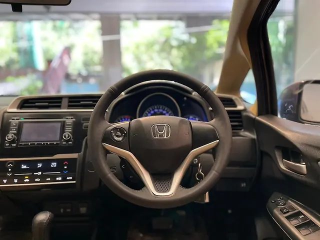 Used Honda Jazz [2015-2018] V AT Petrol in Mumbai