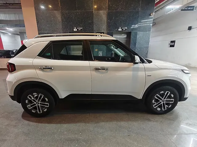 Used Hyundai Venue [2023-2025] SX (O) 1.0 Turbo Petrol DCT in Ahmedabad