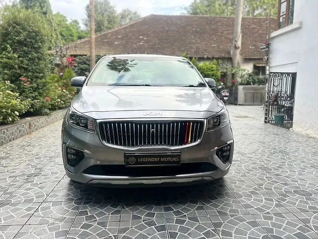 Used 2021 Kia Carnival in Pune