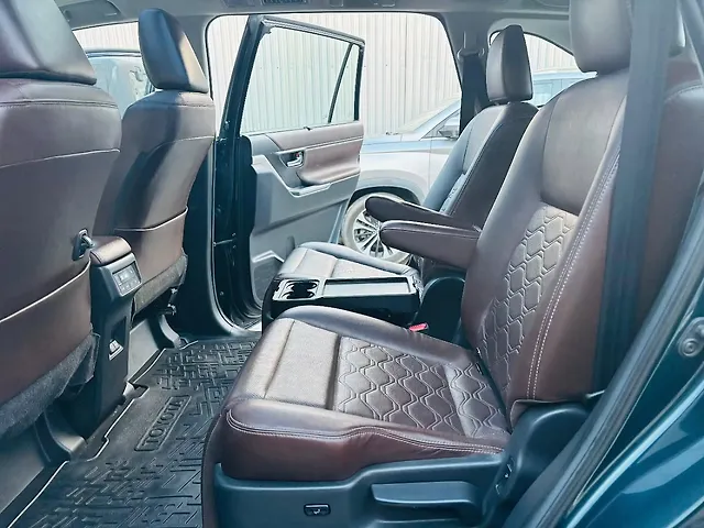 Used Toyota Innova Hycross ZX (O) Hybrid (Electric + Petrol) Automatic (e-CVT) 7 STR in Guwahati