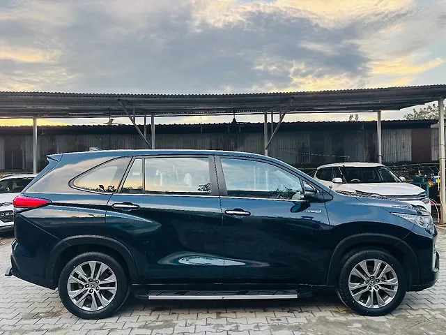 Used Toyota Innova Hycross ZX (O) Hybrid (Electric + Petrol) Automatic (e-CVT) 7 STR in Guwahati