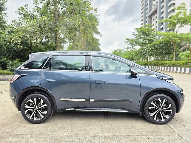 Used MG Windsor EV Essence Pro 52.9 kWh in Thane