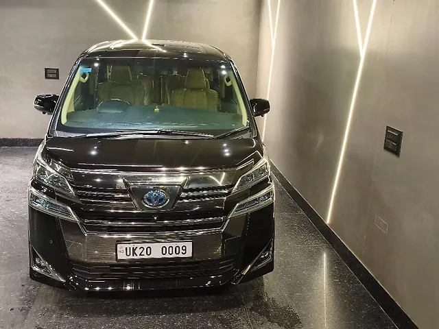 Used 2022 Toyota Vellfire in Delhi