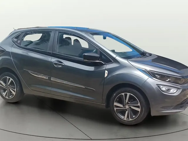 Used 2023 Tata Altroz in Bangalore
