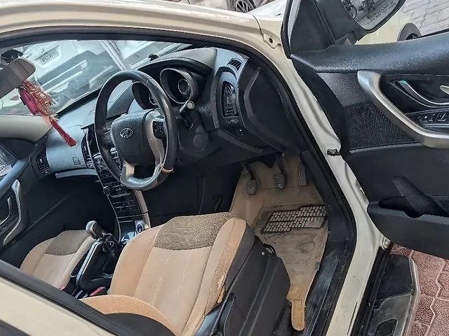 Used Mahindra XUV500 W9 [2018-2020] in Lucknow