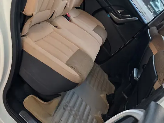 Used Mahindra XUV500 W9 [2018-2020] in Lucknow