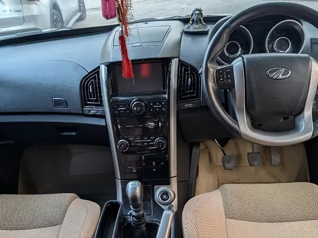 Used Mahindra XUV500 W9 [2018-2020] in Lucknow