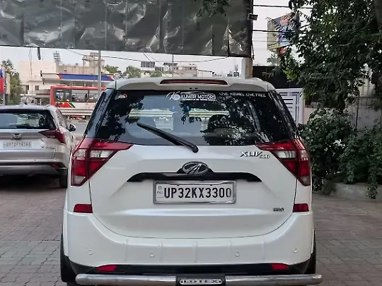 Used Mahindra XUV500 W9 [2018-2020] in Lucknow