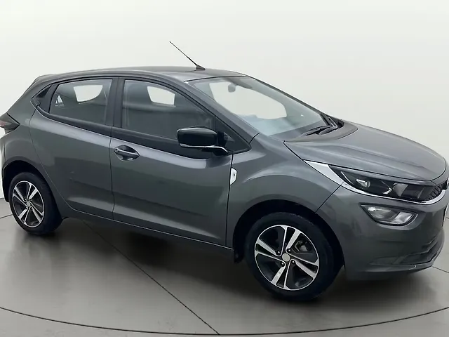 Used 2023 Tata Altroz in Bangalore