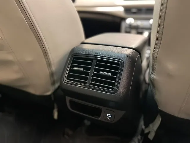 Used Mahindra Old Generation XUV700 AX5 Petrol AT 5 STR in Mumbai Used Mahindra Old Generation XUV700 AX5 Petrol AT 5 STR in Mumbai