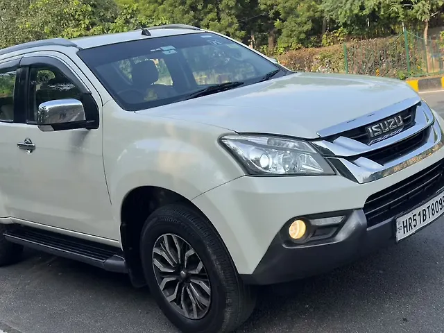 Used Isuzu MU-X [2018-2020] 4x2 in Delhi