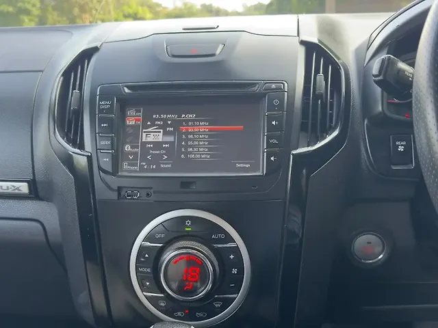 Used Isuzu MU-X [2018-2020] 4x2 in Delhi