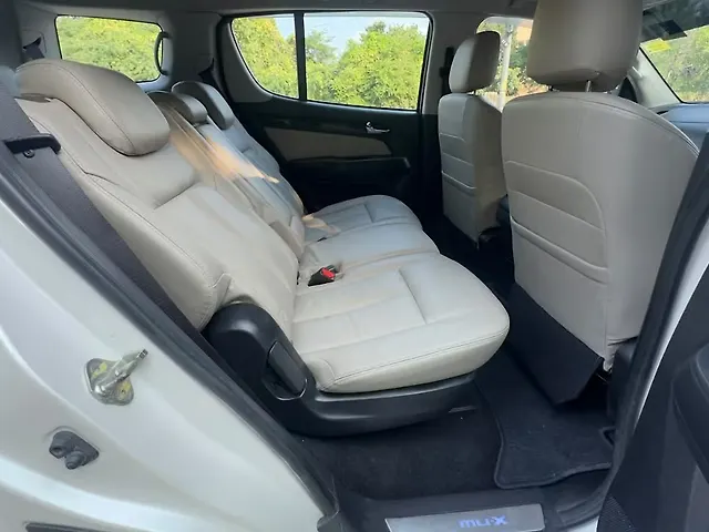 Used Isuzu MU-X [2018-2020] 4x2 in Delhi