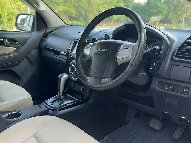 Used Isuzu MU-X [2018-2020] 4x2 in Delhi
