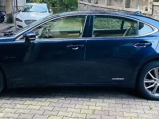 Used Lexus Old Generation ES 2018 300h [2018-2020] in Pune